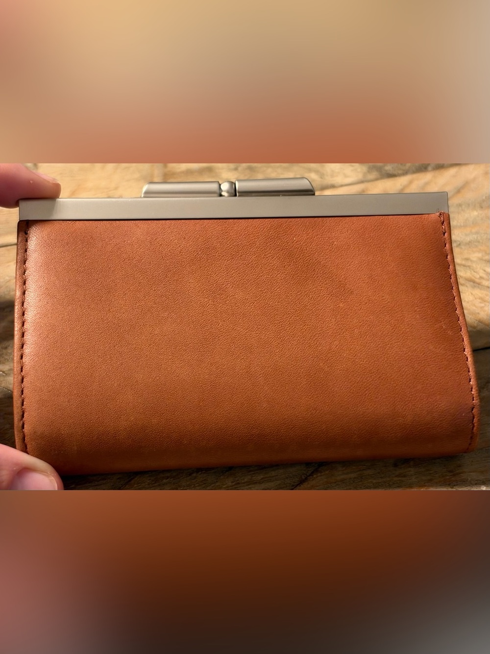 Vintage Wilsons Leather Wallet | Brown Leather Kisslock Wallet | Retro Clasp